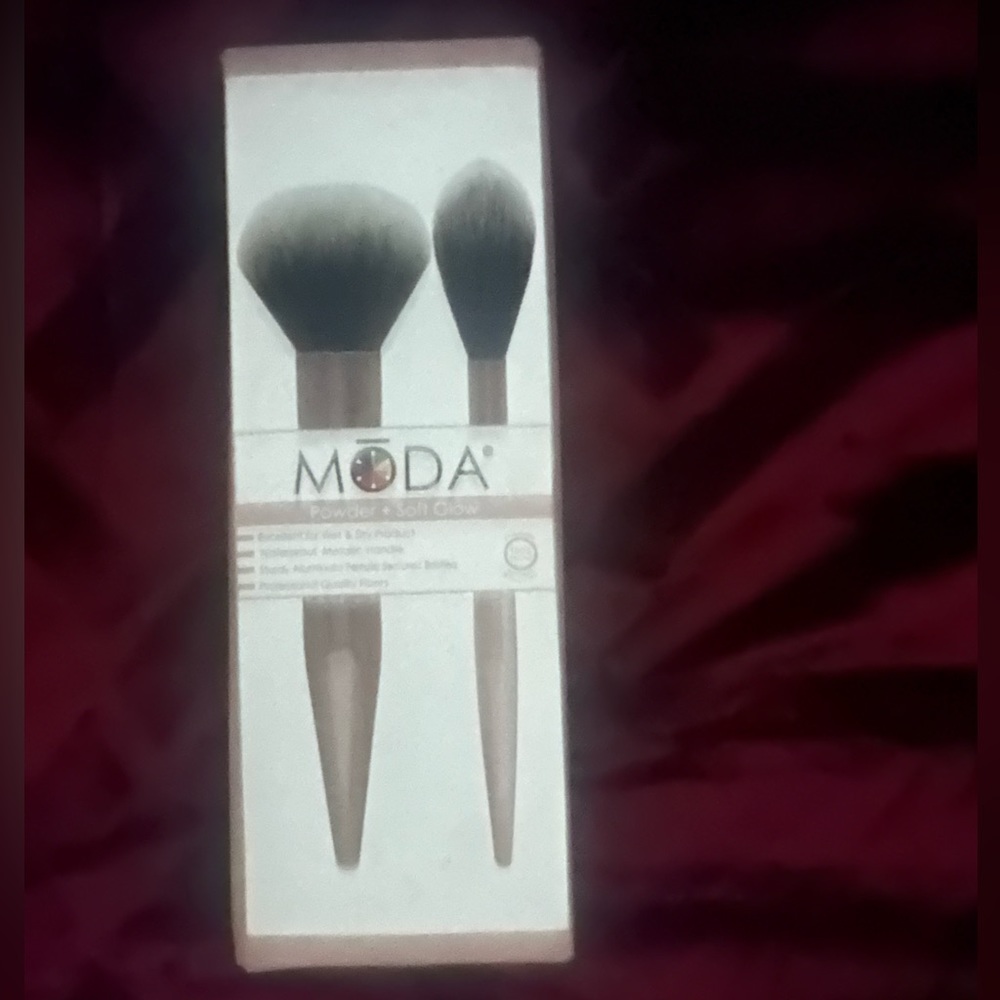 Moda Powder + Soft Glow Brushes